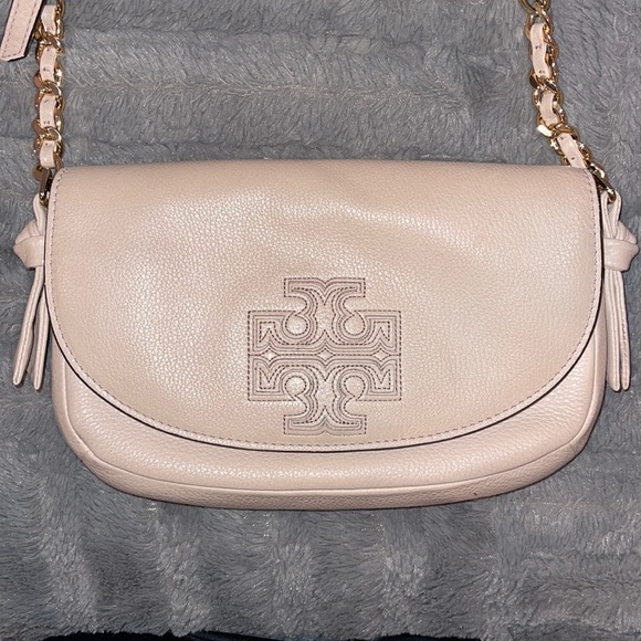 Tory Burch Handbags - Beautiful Blush Pink Tory Burch Crossbody!!
